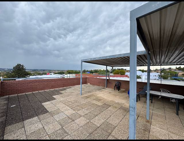 1,350M² WAREHOUSE FOR SALE IN EASTGATE